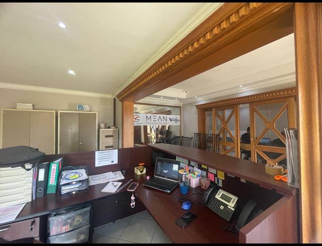 1,487M² BUSINESS CENTRE FOR SALE IN ERASMIA